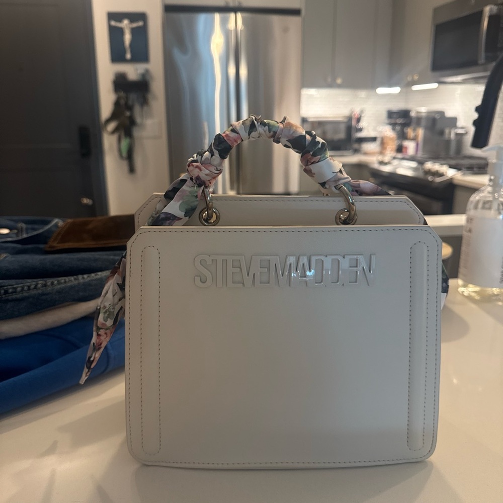 Steve Madden White Handbag with Floral Scarf